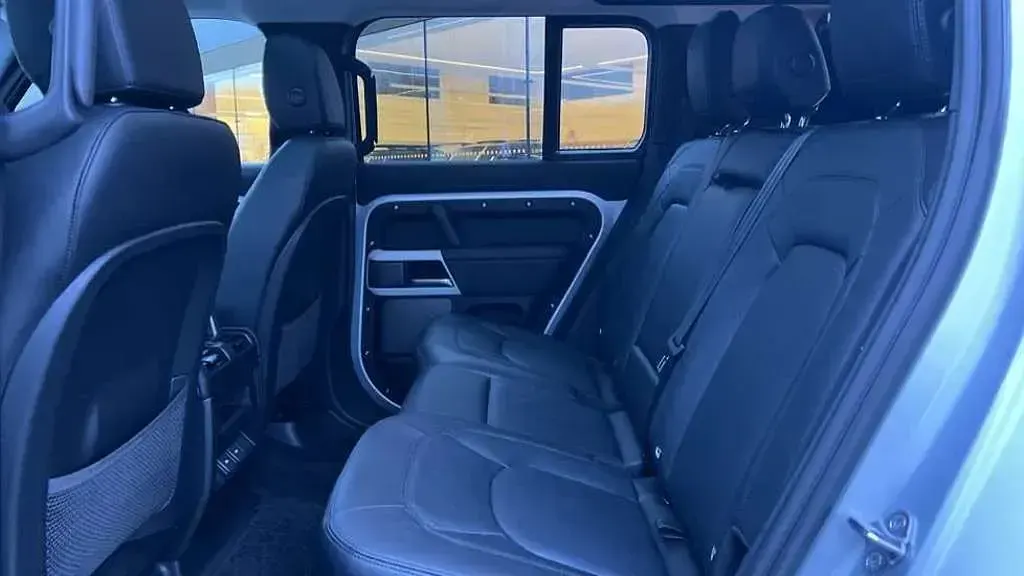 Used Land Rover Defender 400 HP (294 kW) 2023 Silver SUV