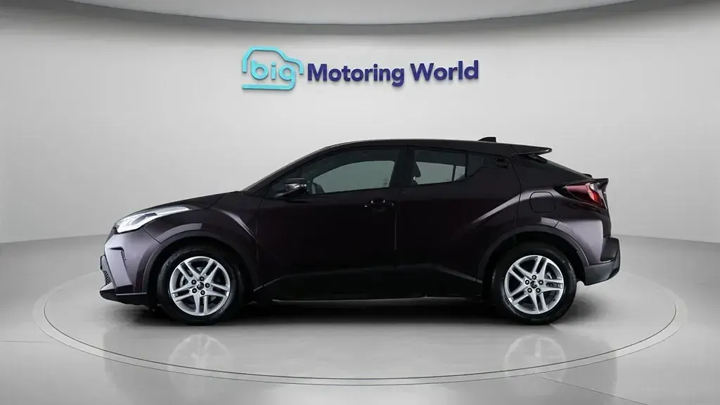 Used Toyota C-HR 122 HP (89 kW) 2023 Purple SUV