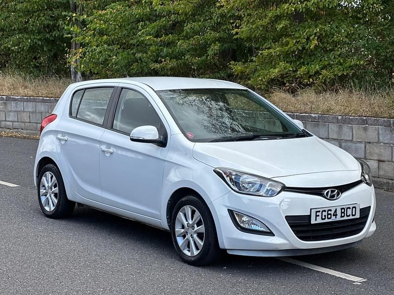 White Used 2014 Hyundai i20 Active Hatchback | £3,290 (Fair price) - Image 1/4