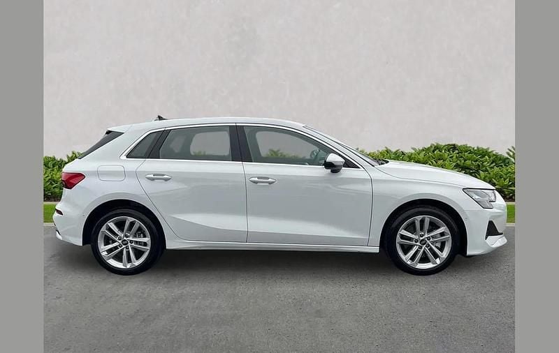 Usado Audi A3 e-tron Sport 200 CV (147 kW) 2025 Blanco Utilitario