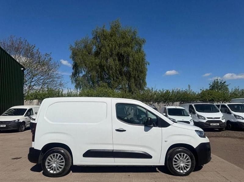 Used Citroën Berlingo 2021 White MPV