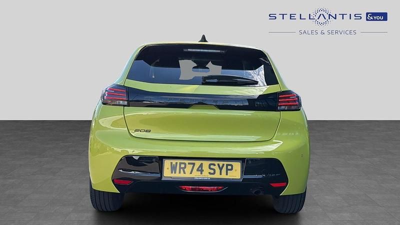 Used Peugeot 208 Allure 99 HP (72 kW) 2024 Yellow Hatchback