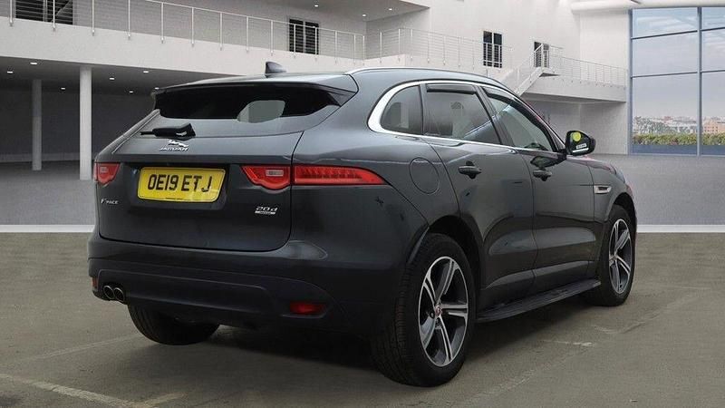 Usado Jaguar F-Pace Portfolio 2019 Cinzento SUV