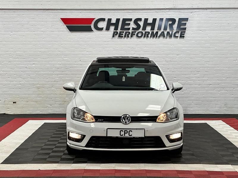 Used VW Golf VII R-line Edition 148 HP (108 kW) 2017 White Hatchback