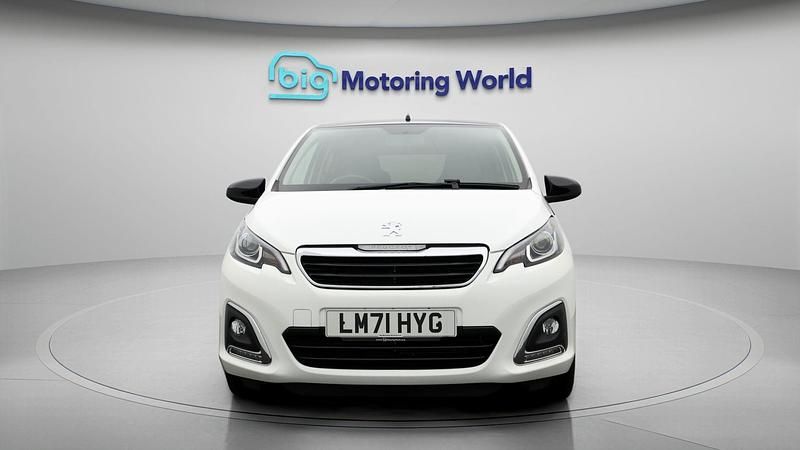 Used Peugeot 108 Allure 72 HP (52 kW) 2021 White Hatchback
