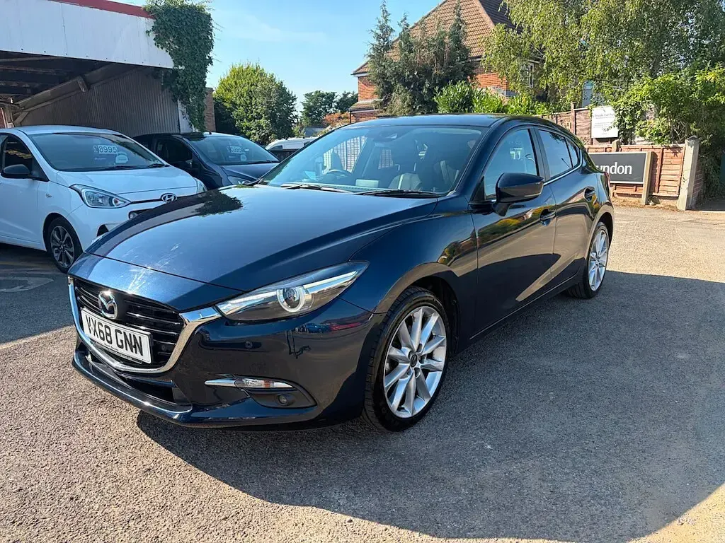 Used Mazda 3 Inclusive 121 HP (88 kW) 2018 Blue Hatchback