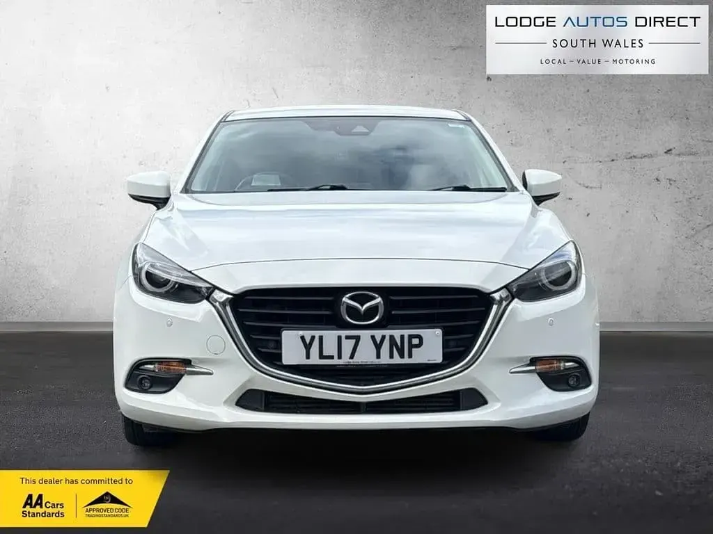 Used Mazda 3 Inclusive 150 HP (110 kW) 2017 White Hatchback