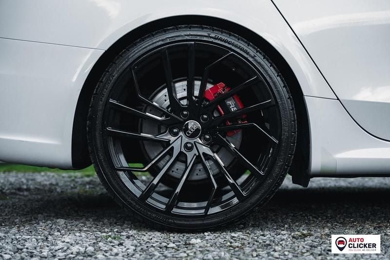 Begagnad Audi RS4 Performance 450 HK (330 kW) 2015 Grå Kombi