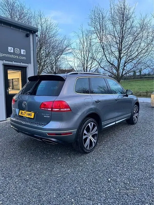 Used VW Touareg R-line 262 HP (192 kW) 2017 Grey SUV