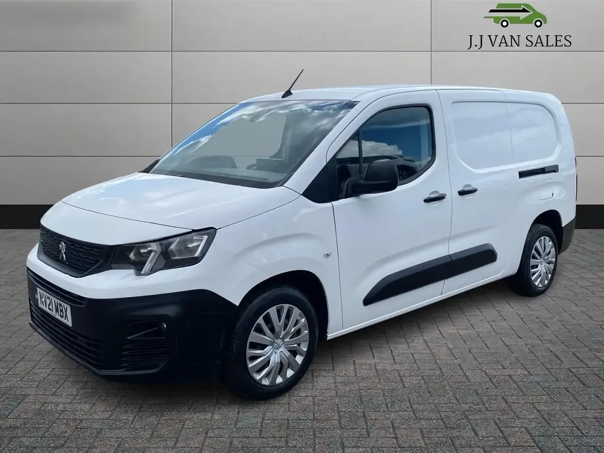 Used Peugeot Partner 131 HP (96 kW) 2021 White MPV