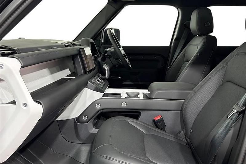 Used Land Rover Defender SE Dynamic 249 HP (183 kW) 2025 Santorini black SUV