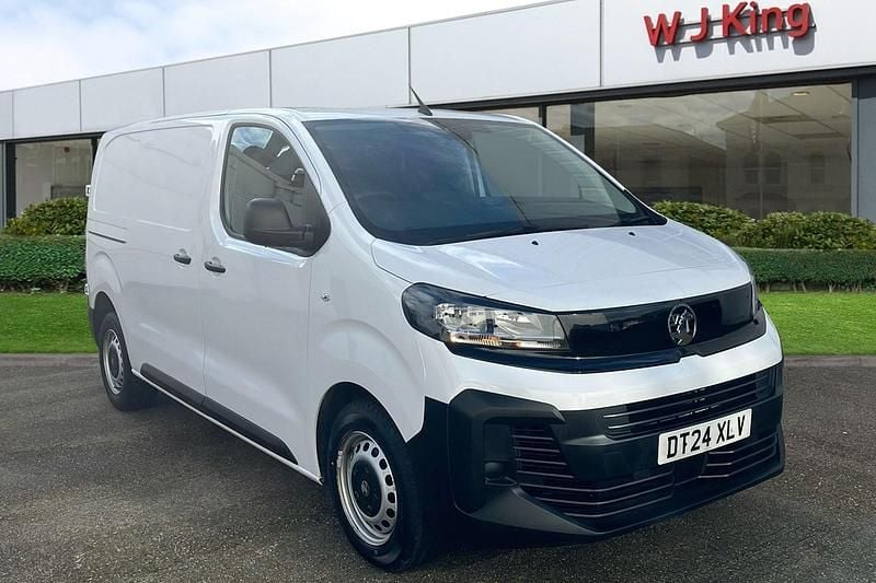 Used Vauxhall Vivaro S 120 HP (88 kW) 2024 White MPV