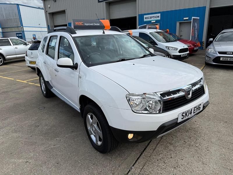White Used 2014 Dacia Duster Lauréate SUV | £4,499 (Fair price) - Image 1/4
