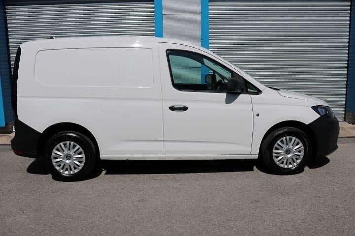 Usado VW Caddy 102 CV (75 kW) 2022 Blanco Monovolumen