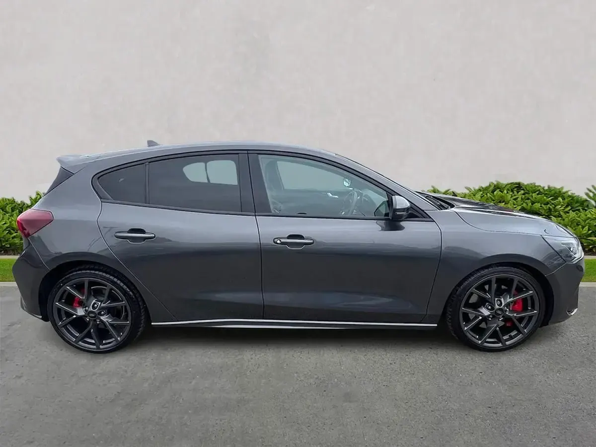 Used Ford Focus ST 280 HP (205 kW) 2023 Grey Hatchback