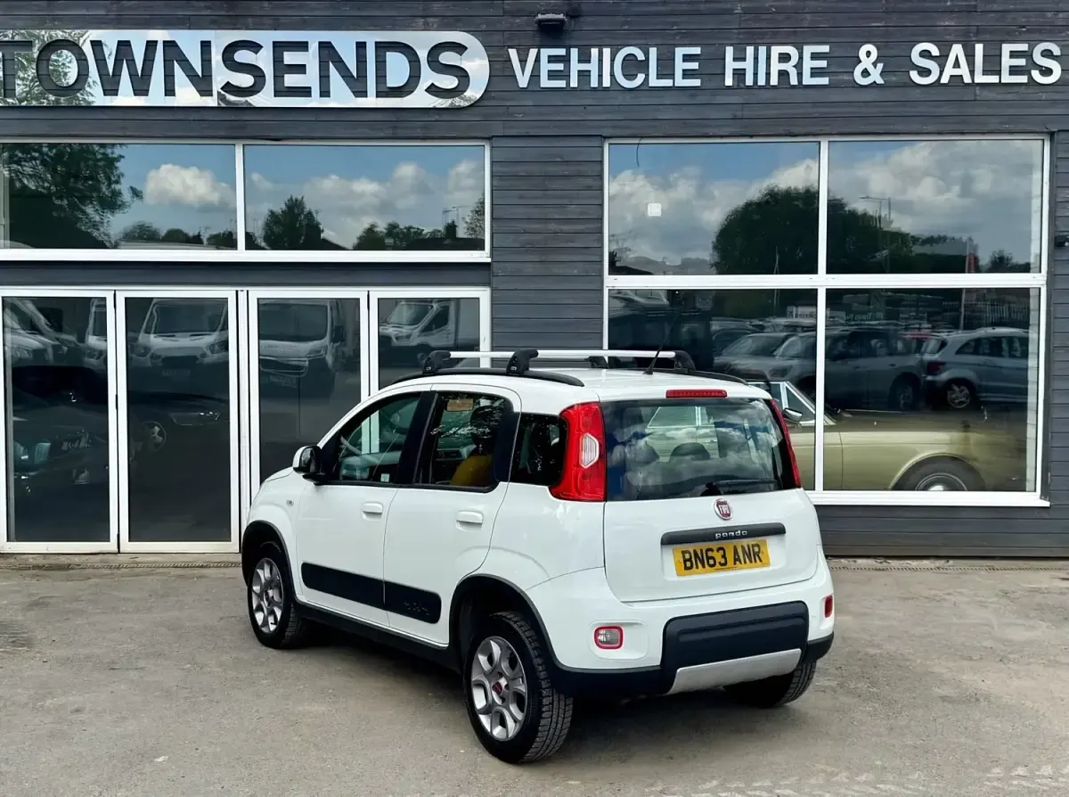 Usado Fiat Panda 4x4 85 HP (62 kW) 2013 Branco Citadino