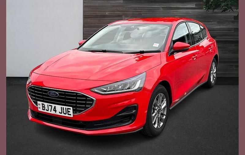 Used Ford Focus Titanium 153 HP (112 kW) 2024 Red Hatchback