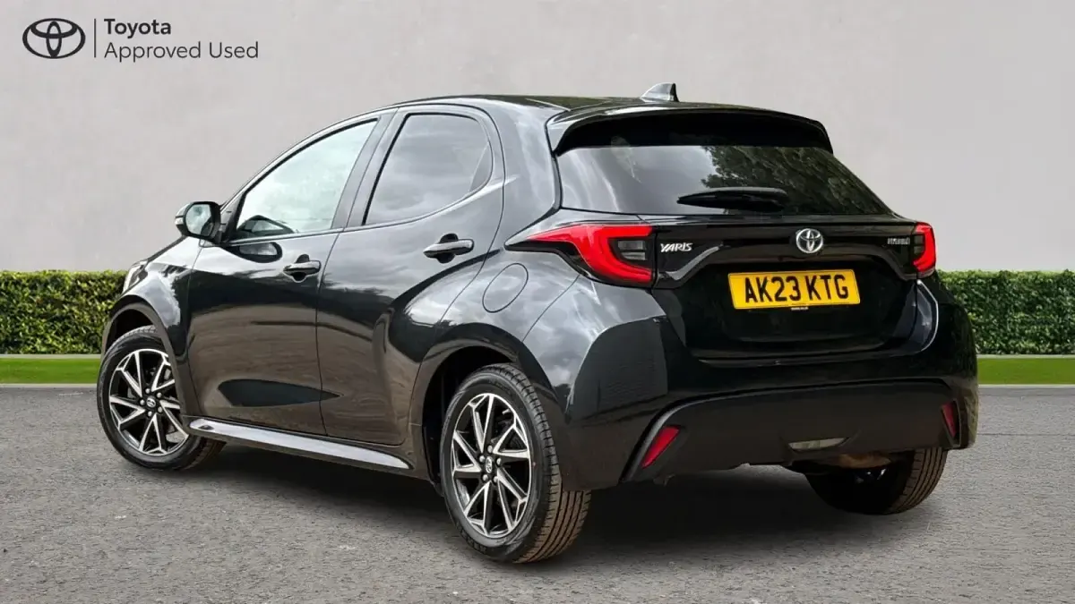 Used Toyota Yaris Design 116 HP (85 kW) 2023 Eclipse black Hatchback