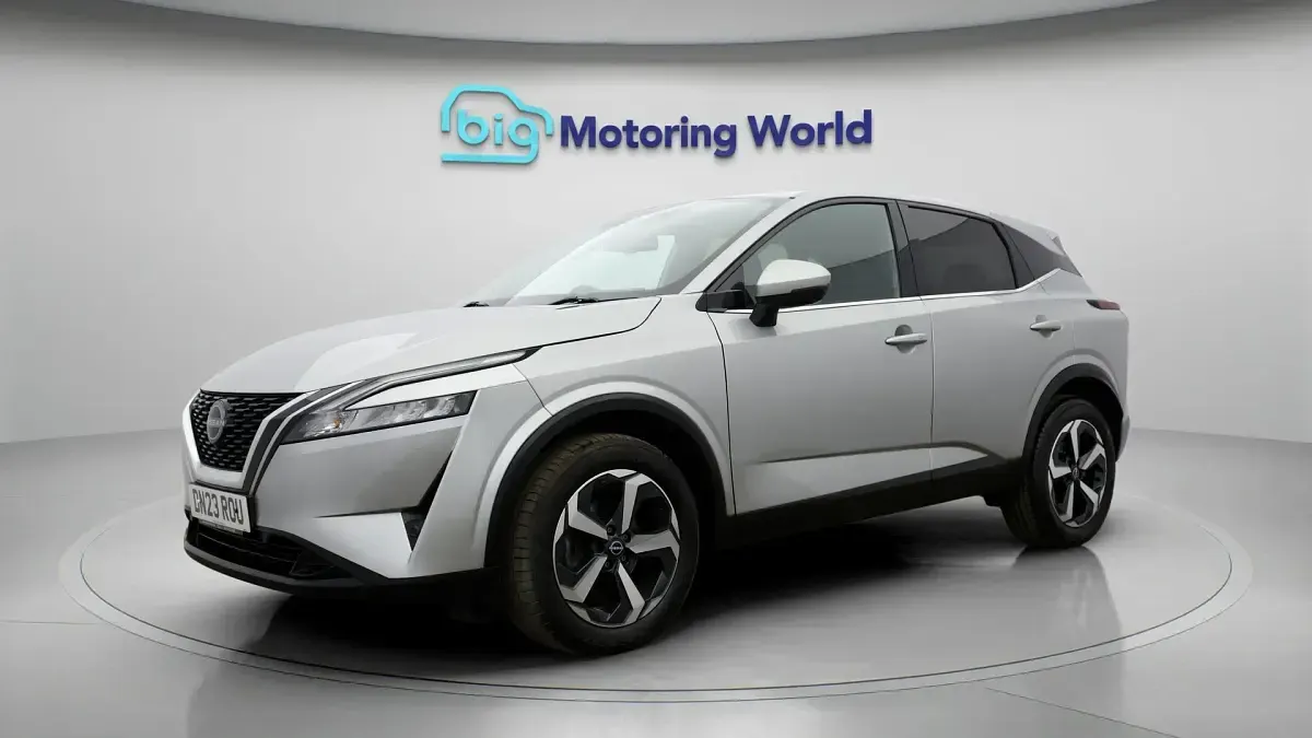 Used Nissan Qashqai N-Connecta 140 HP (102 kW) 2023 Silver SUV