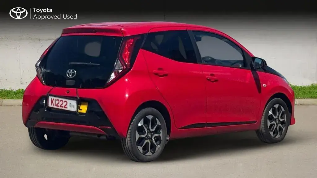Used Toyota Aygo Trend 72 HP (52 kW) 2019 Red Hatchback
