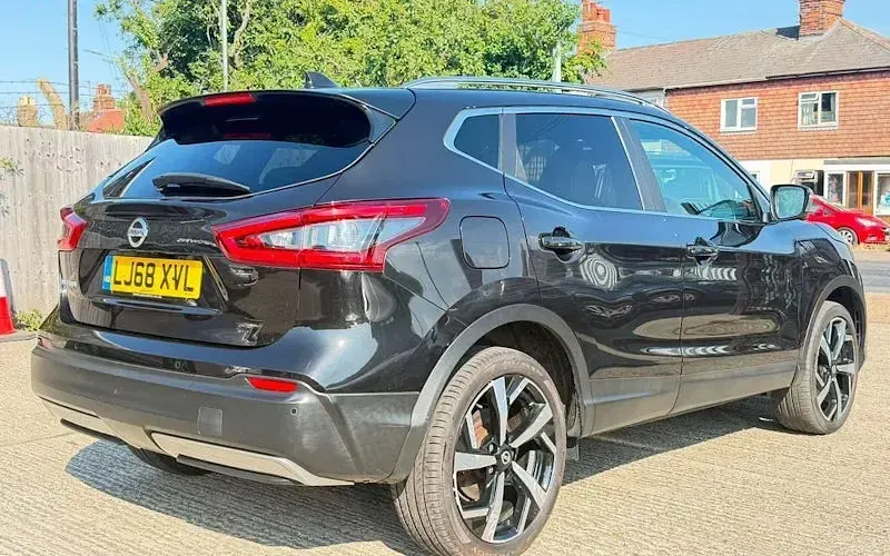 Used Nissan Qashqai S 110 HP (80 kW) 2018 Black SUV