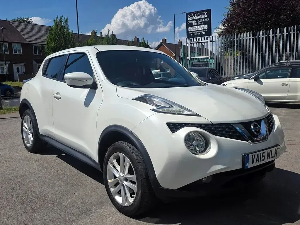 Used Nissan Juke Acenta Premium 117 HP (86 kW) 2015 White SUV