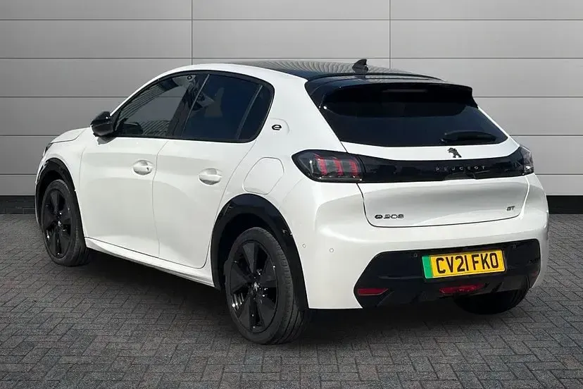 Used Peugeot e-208 Premium 98 kW (134 HP) 2021 White Hatchback