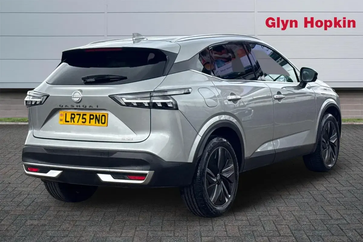 Used Nissan Qashqai Tekna 158 HP (116 kW) 2025 Silver SUV