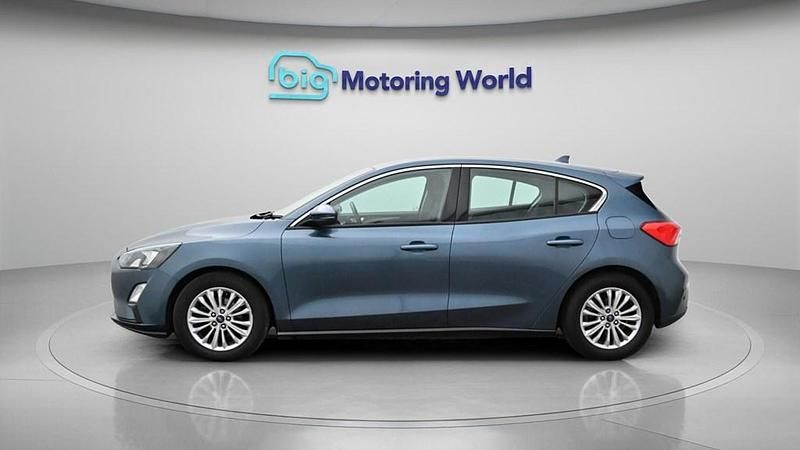 Used Ford Focus Titanium 125 HP (91 kW) 2020 Blue Hatchback