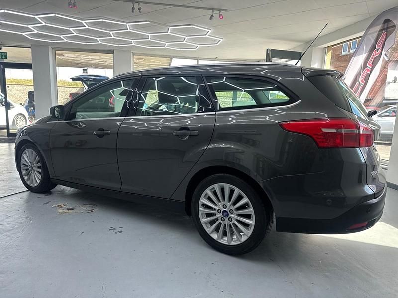 Używany Ford Focus Titanium X 120 KM (88 kW) 2014 Szary Kombi