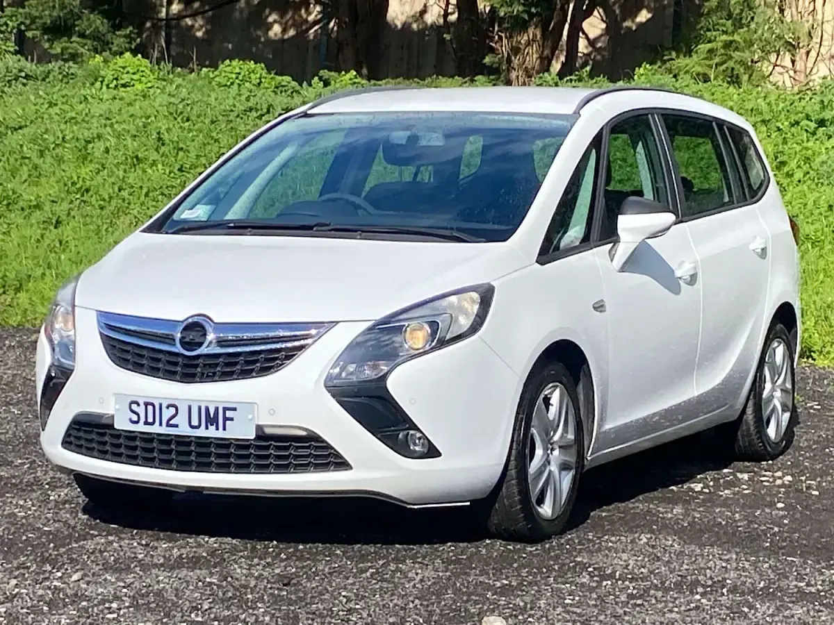 Used Vauxhall Zafira Tourer 2012 White MPV