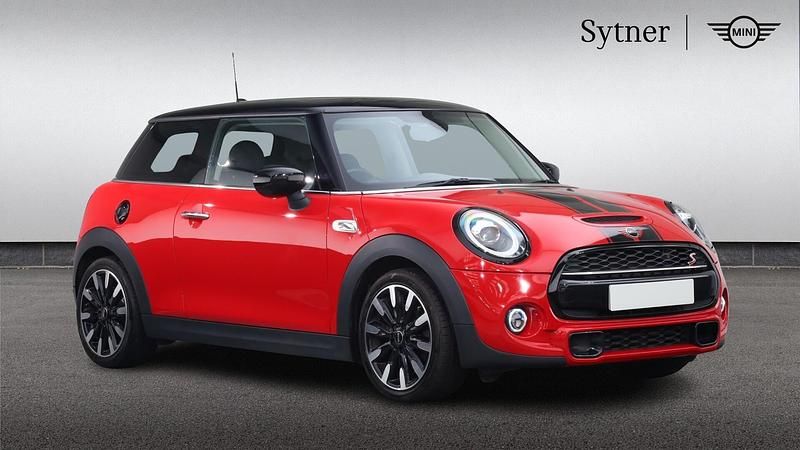 Usado Mini Cooper S Exclusive 192 HP (141 kW) 2019 Vermelho Citadino