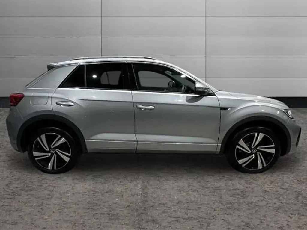 Used VW T-Roc R-line 190 HP (139 kW) 2023 Silver SUV