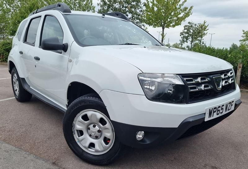 White Used 2015 Dacia Duster Ambiance SUV | £3,245 (Fair price) - Image 1/4