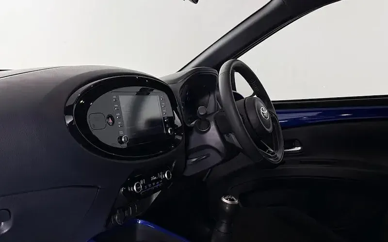 Used Toyota Aygo X 72 HP (52 kW) 2023 Blue SUV