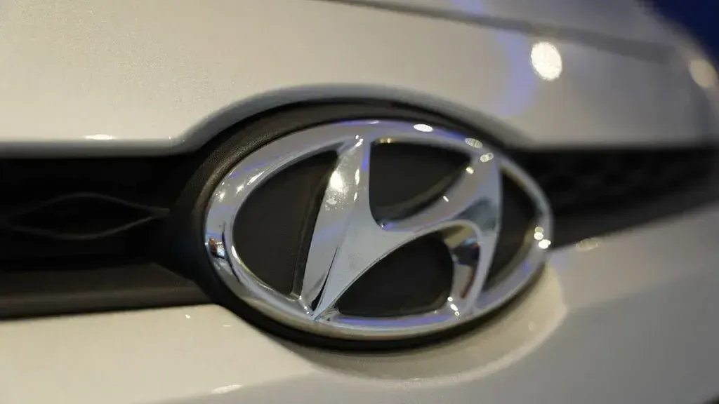Used Hyundai i10 66 HP (48 kW) 2015 Silver Hatchback