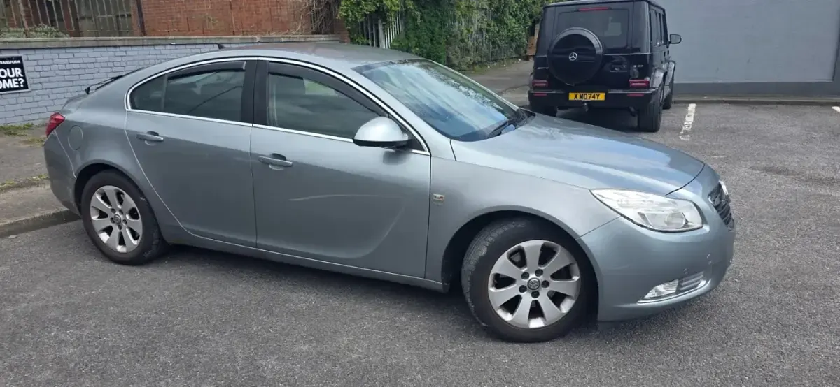 Second-hand Vauxhall Insignia SRi 2012 Argintiu Hatchback