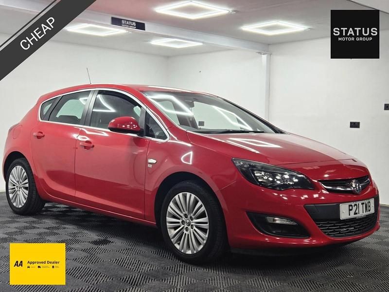 Red Used 2014 Vauxhall Astra Excite Hatchback | £1,995 (Good price) - Image 1/4