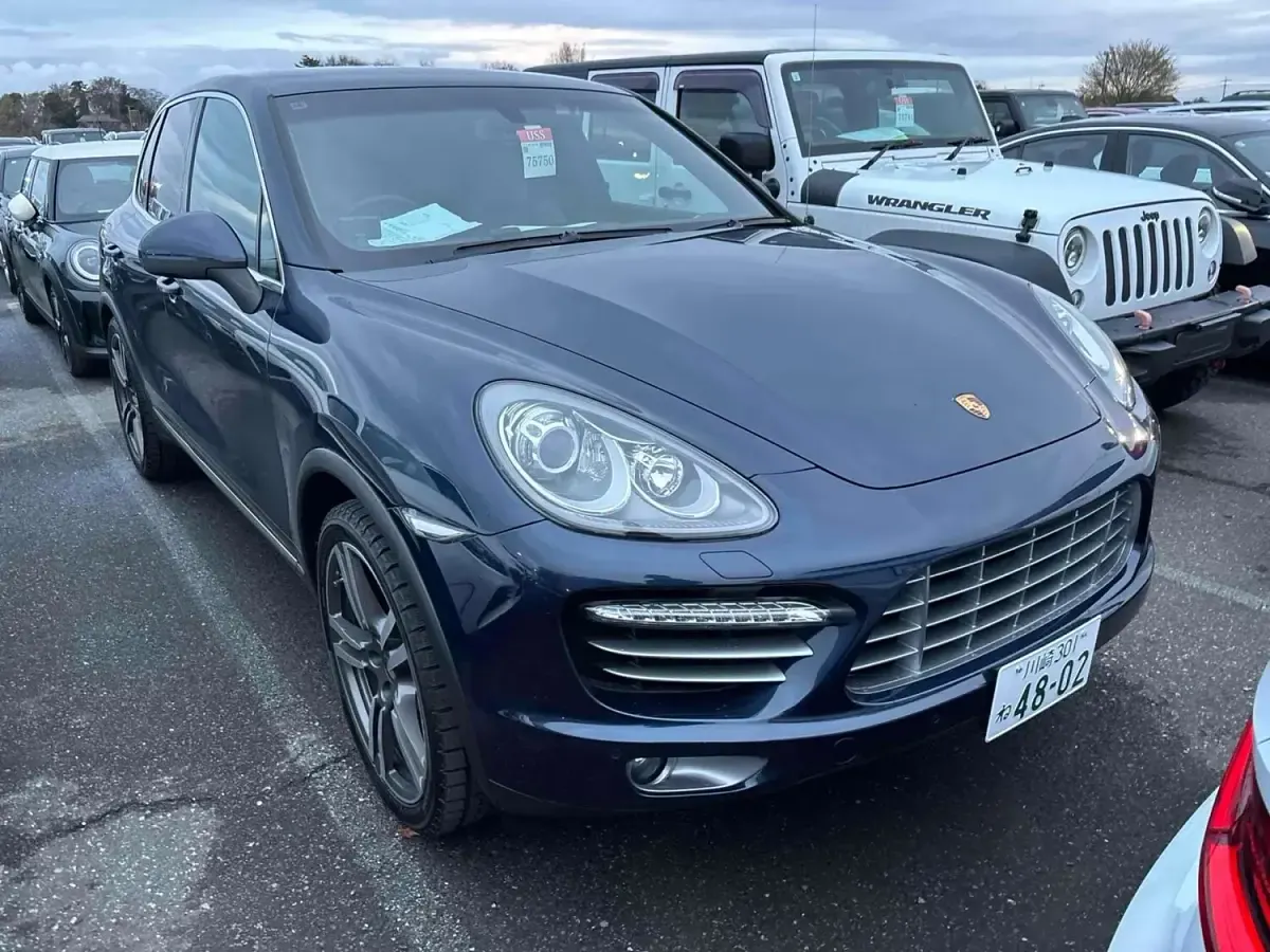 Used Porsche Cayenne Turbo 500 HP (367 kW) 2012 Blue SUV