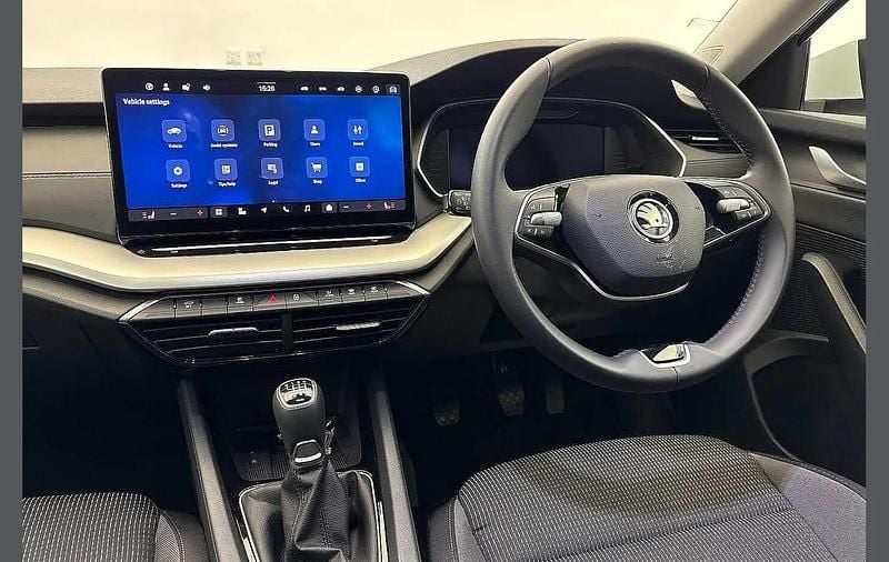 Used Skoda Octavia SE Technology 113 HP (83 kW) 2024 Moon white metallic Estate