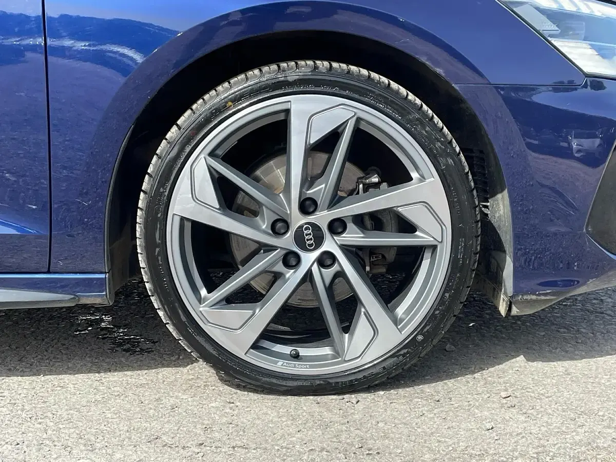 Used Audi A3 Sportback Performance 150 HP (110 kW) 2023 Blue Hatchback