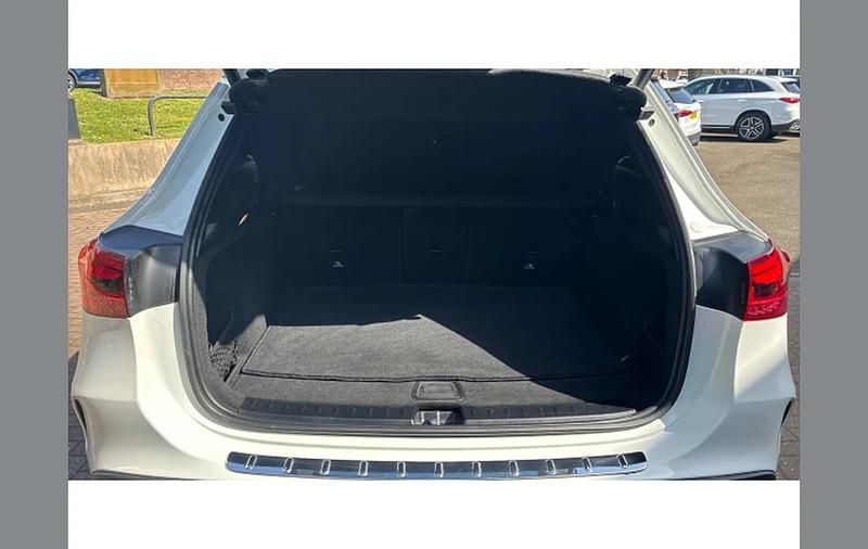 Used Mercedes GLA220 Executive 190 HP (139 kW) 2024 White SUV