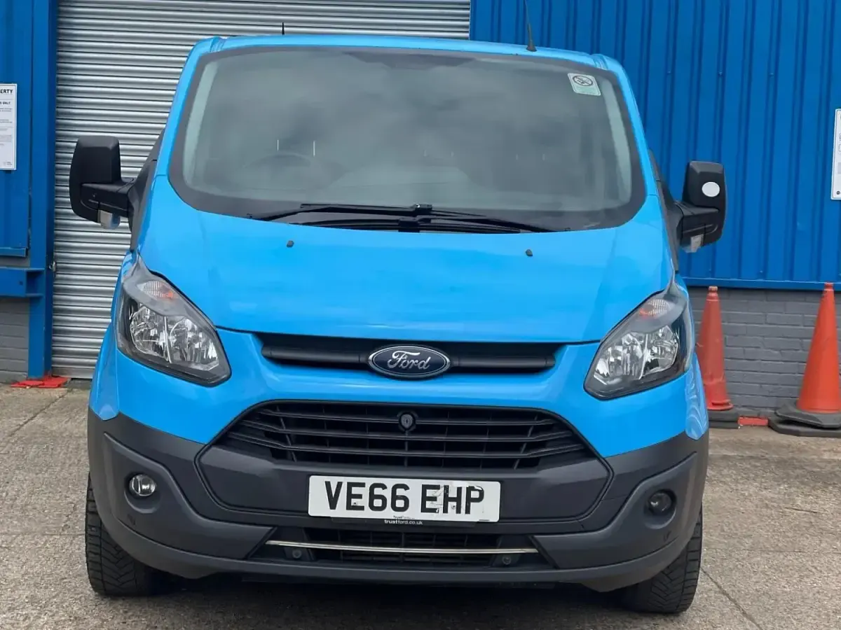 Used Ford Transit Custom Limited 131 HP (96 kW) 2016 Blue Van