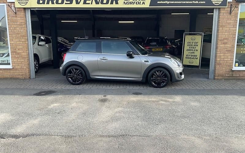 Used Mini Cooper Hatch 136 HP (100 kW) 2021 Hatchback