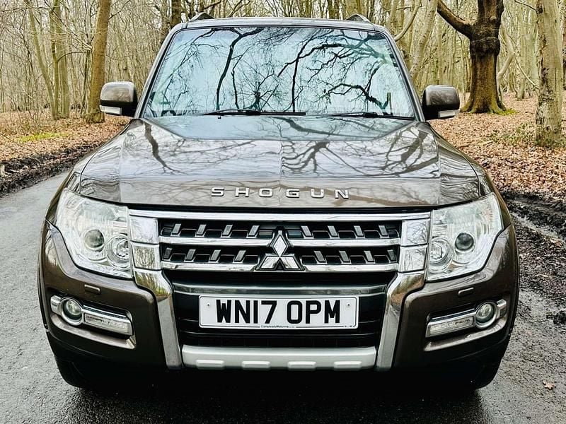 Used Mitsubishi Shogun 187 HP (137 kW) 2017 Brown SUV