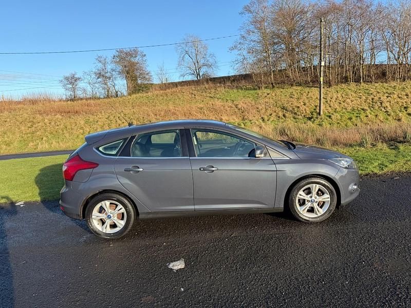 Used Ford Focus Zetec 115 HP (84 kW) 2012 Grey Hatchback