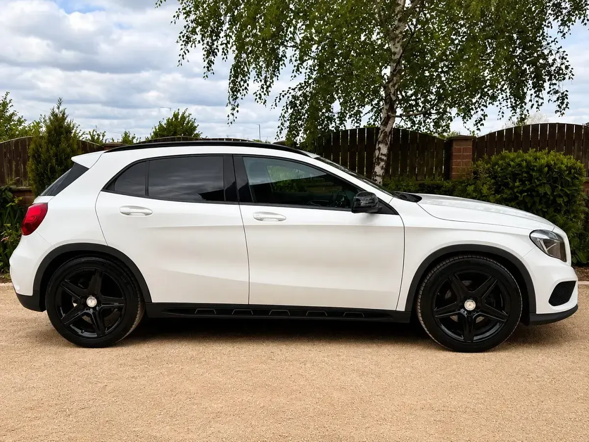 Used Mercedes GLA220 AMG line 170 HP (125 kW) 2014 White SUV