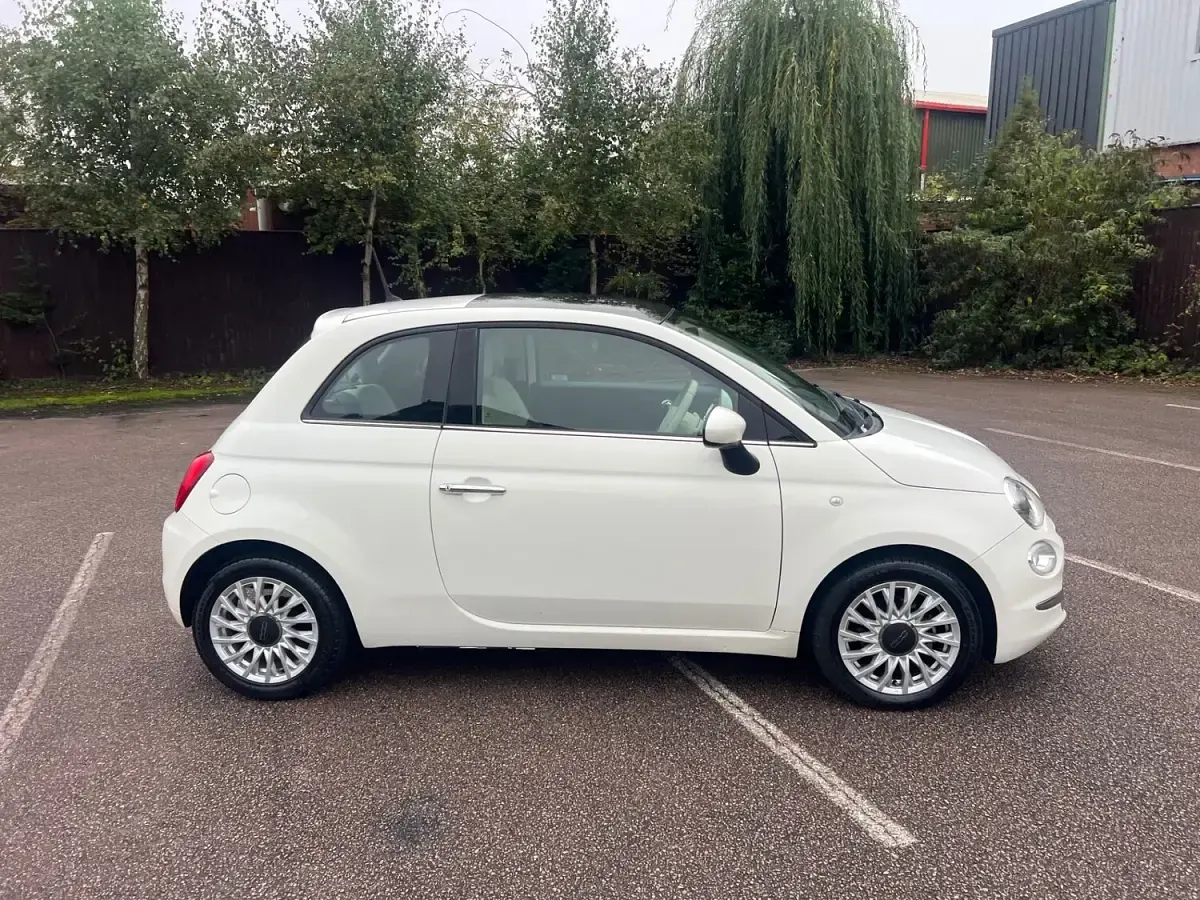 Used Fiat 500 Lounge 69 HP (50 kW) 2015 White Hatchback
