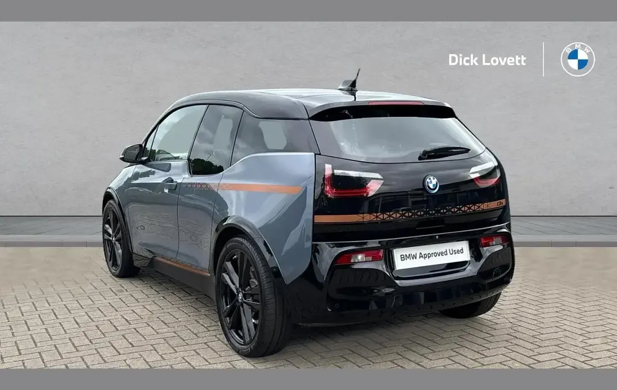 Usado BMW i3 Comfort Edition 135 kW (184 HP) 2022 Cinzento Citadino
