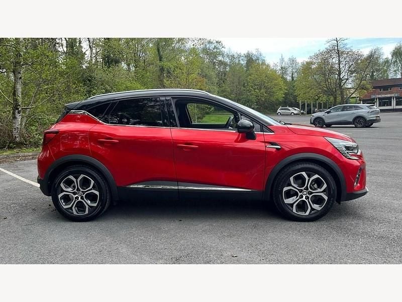 Used Renault Captur Techno 142 HP (104 kW) 2023 Red/black  SUV